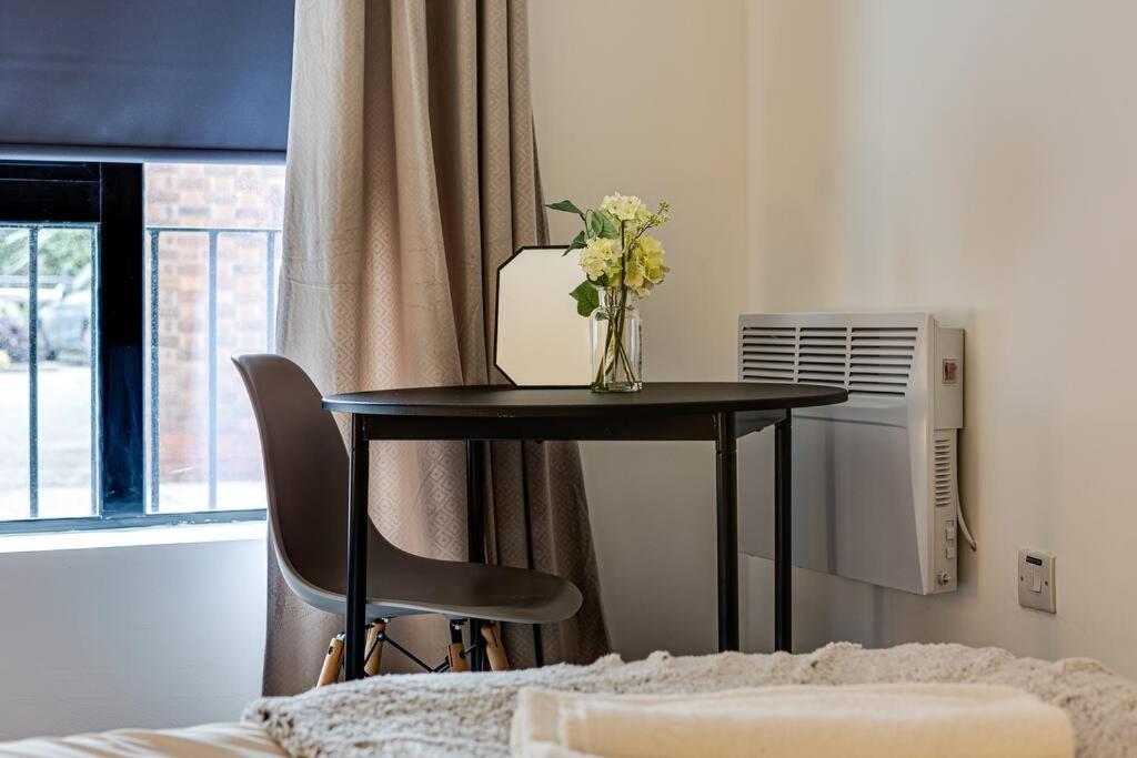 Modern & Centrally Located * Liverpool