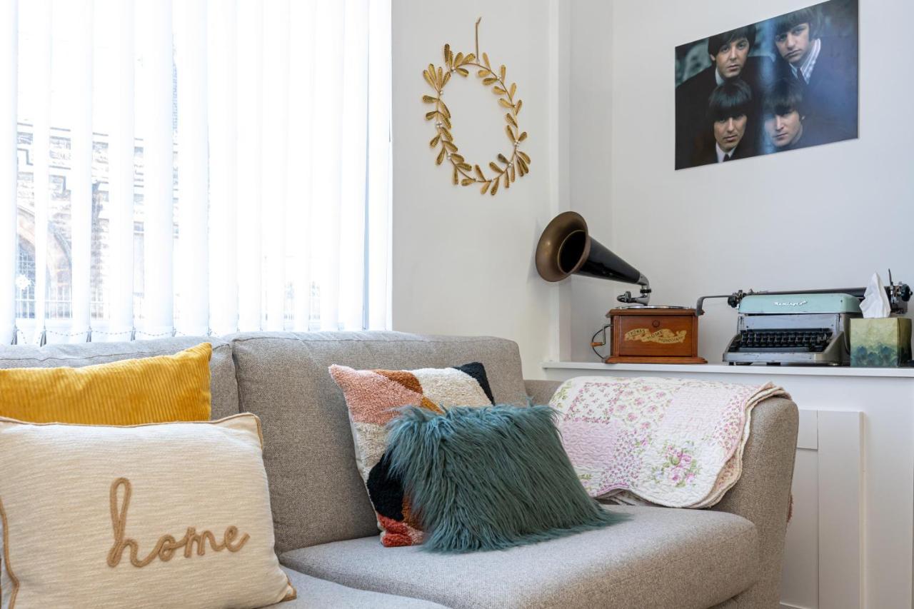Earp House - Air Host & - Sleeps 7 Liverpool