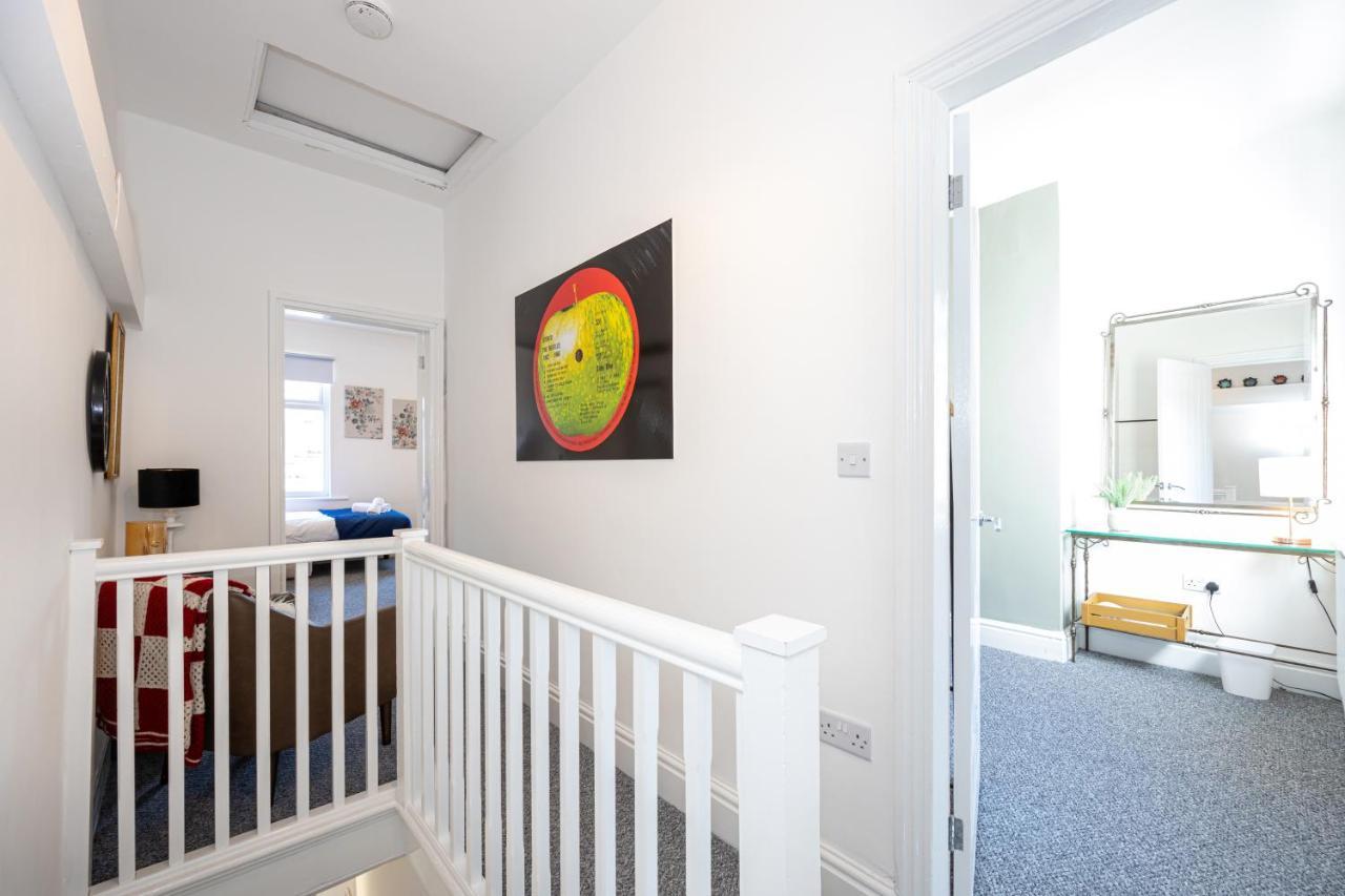 Earp House - Air Host & - Sleeps 7 Holiday home Liverpool