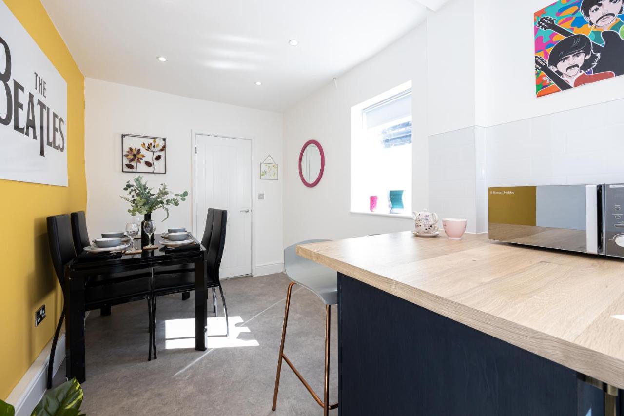 Earp House - Air Host & - Sleeps 7 Liverpool