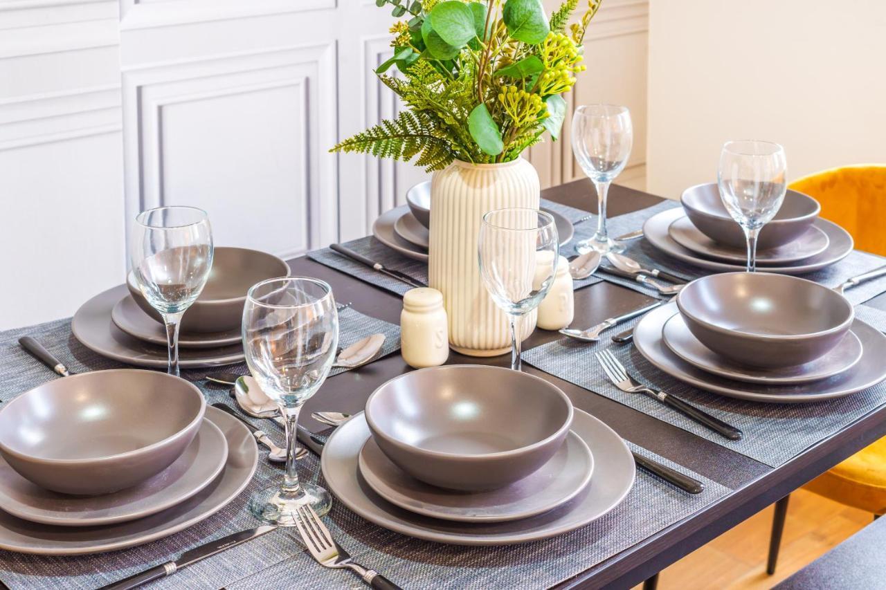 Apartment Centre 2 Bedroom - Ideal For Guest Types