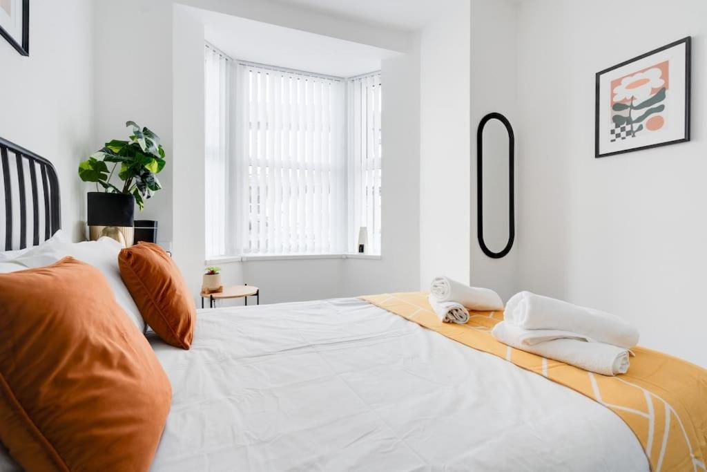 Perfect Modern 4 Bedroom In * Liverpool