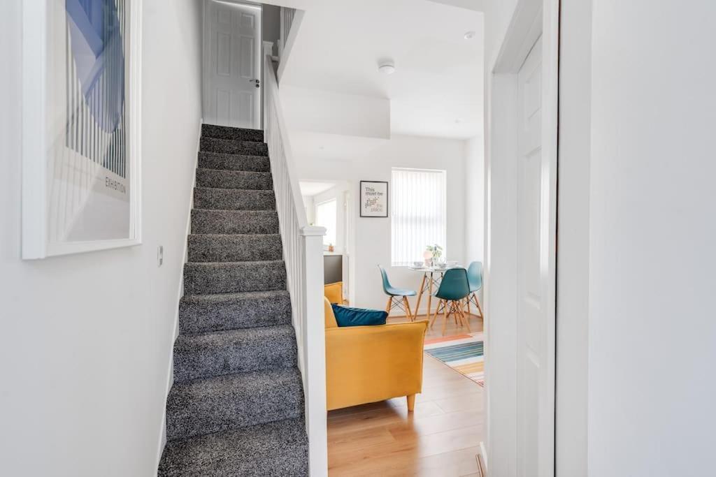 Holiday home Perfect Modern 4 Bedroom In