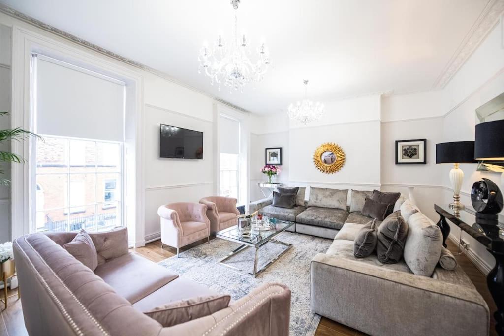 Rodney St Georgian Townhouse Apartmemt *