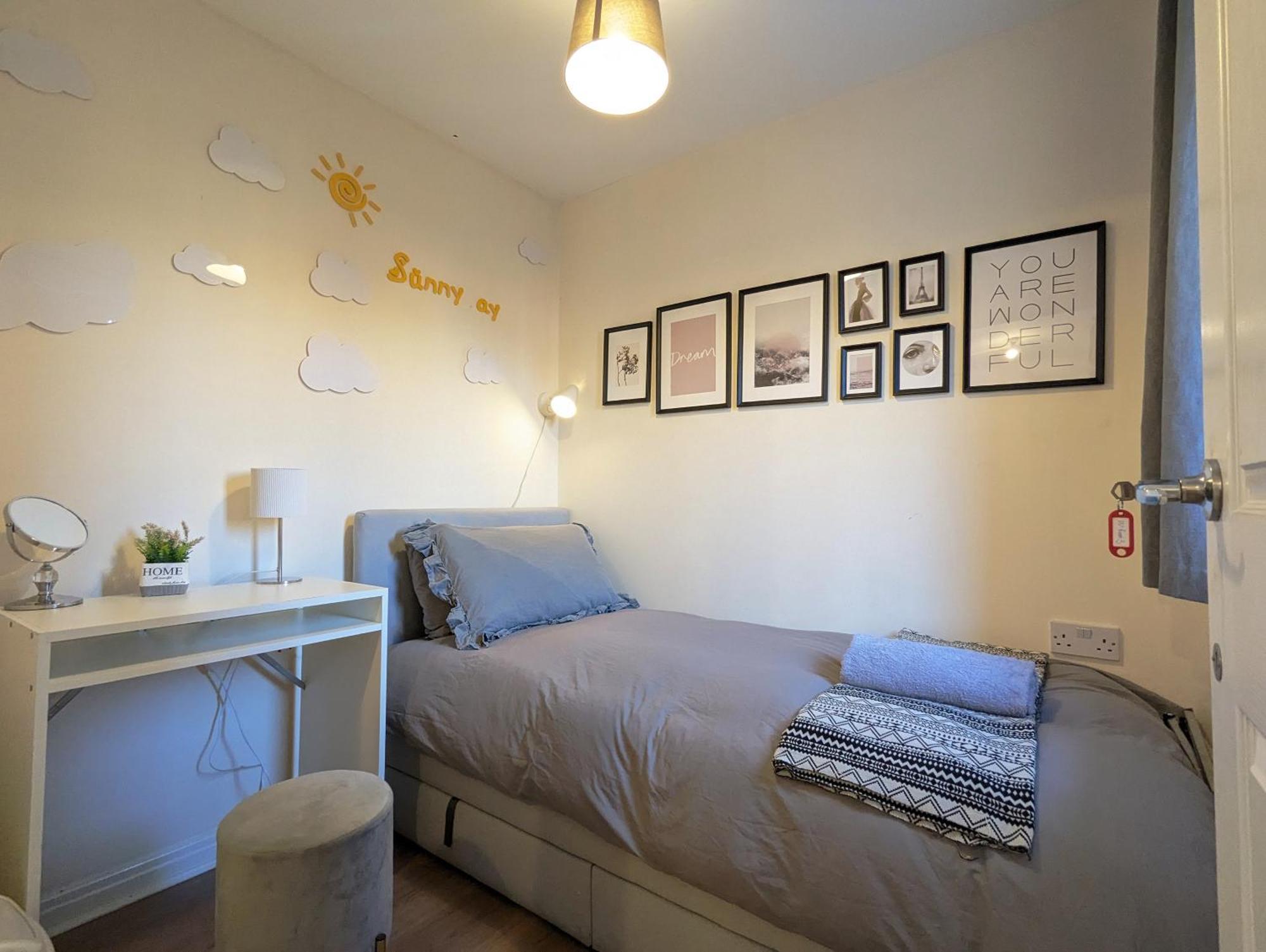 Guest Near Centre Anfield Free Parking *