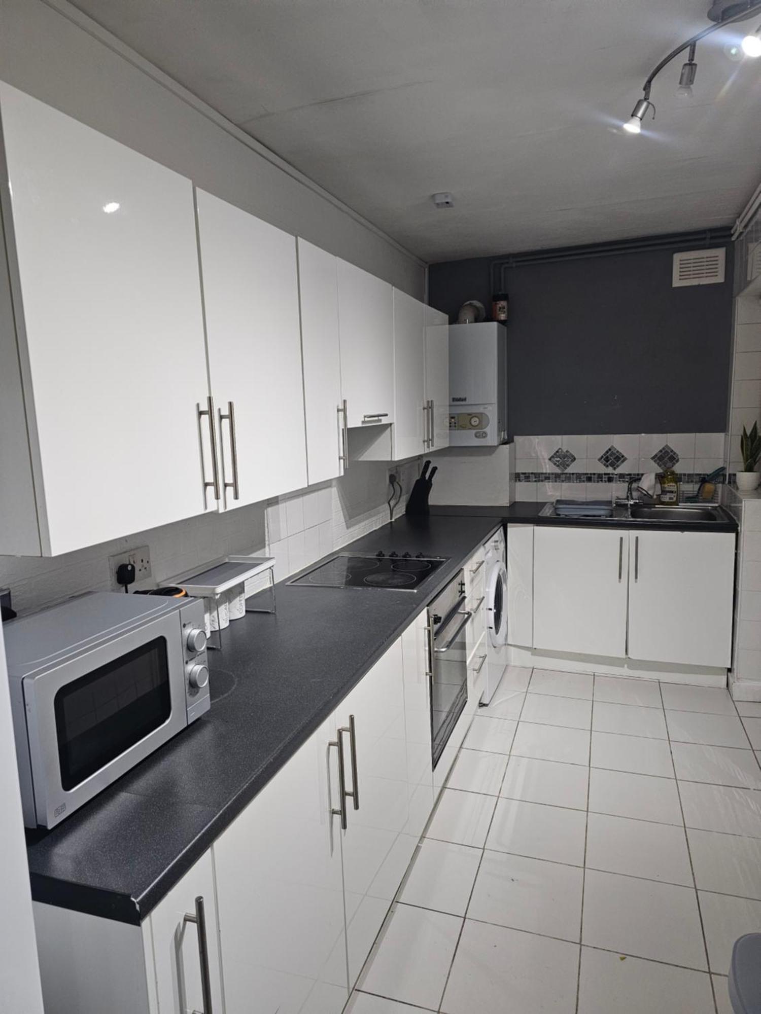 Your Happy Place-2 Bedroom House Apartment *