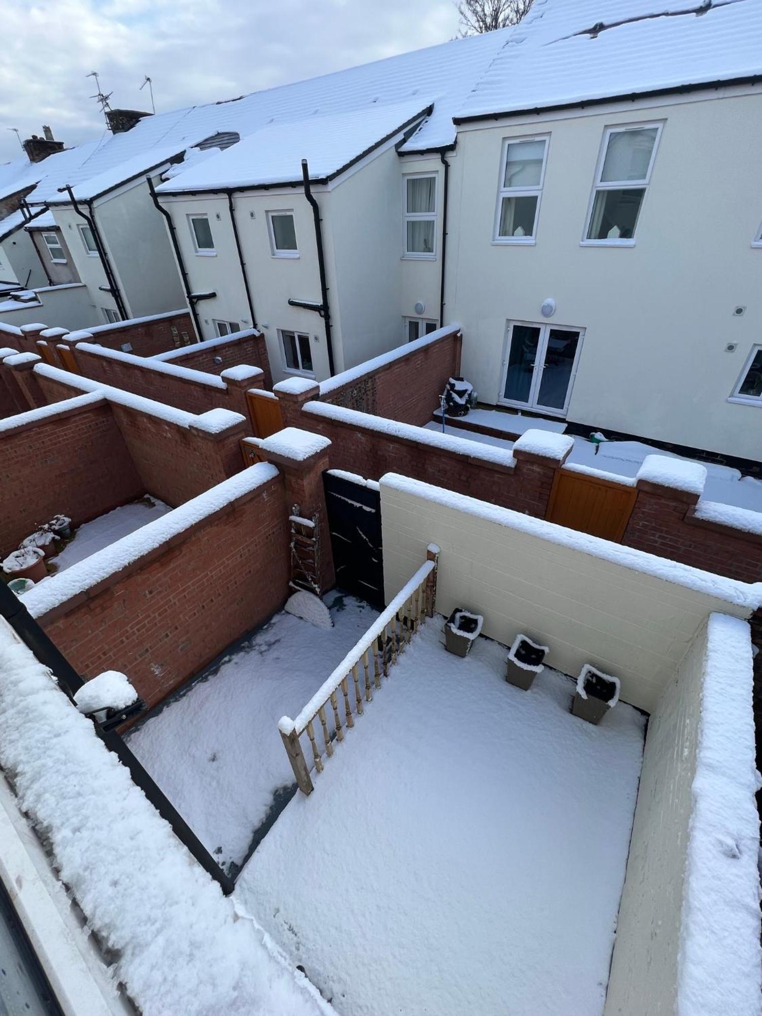 2025 Award Winner Peach House - 4 Bedrooms Holiday home Liverpool