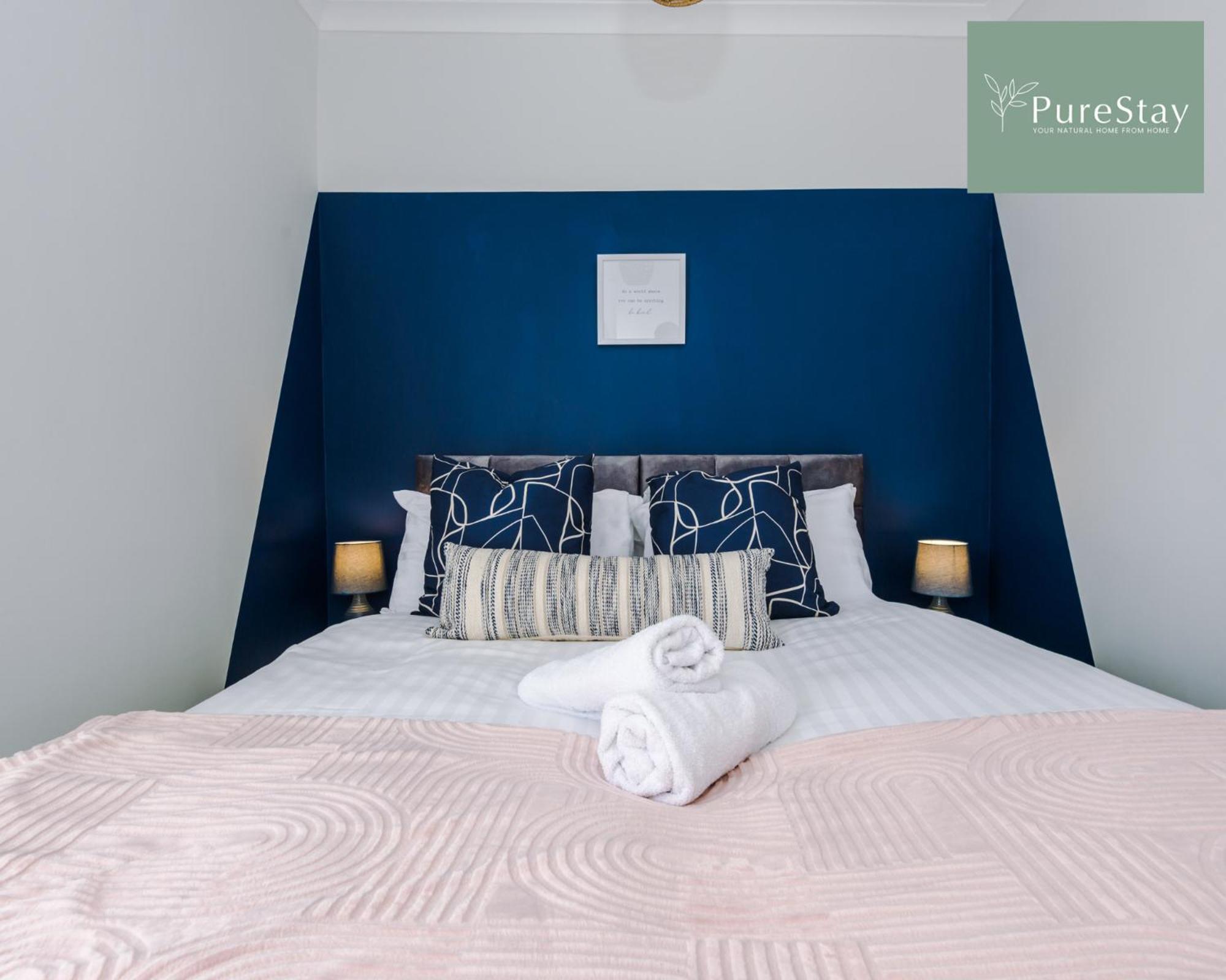 Purestay Family Home: Four-bedroom Haven In