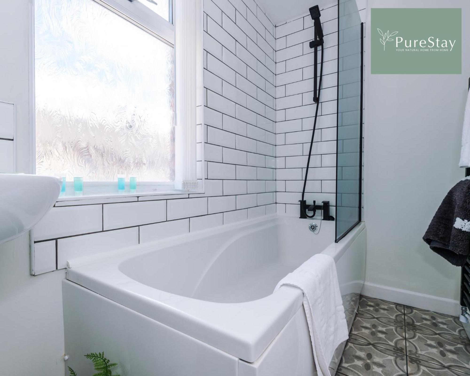 Holiday home Purestay Family Home: Four-bedroom Haven In
