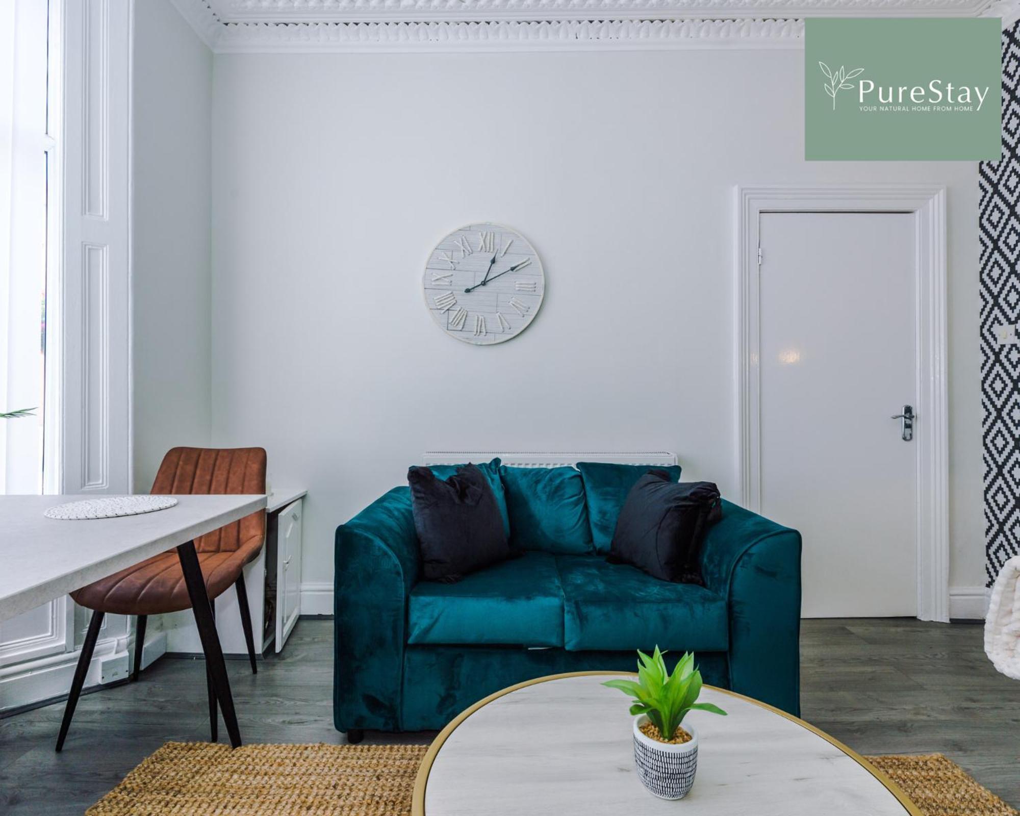 Purestay Family Home: Four-bedroom Haven In Holiday home *
