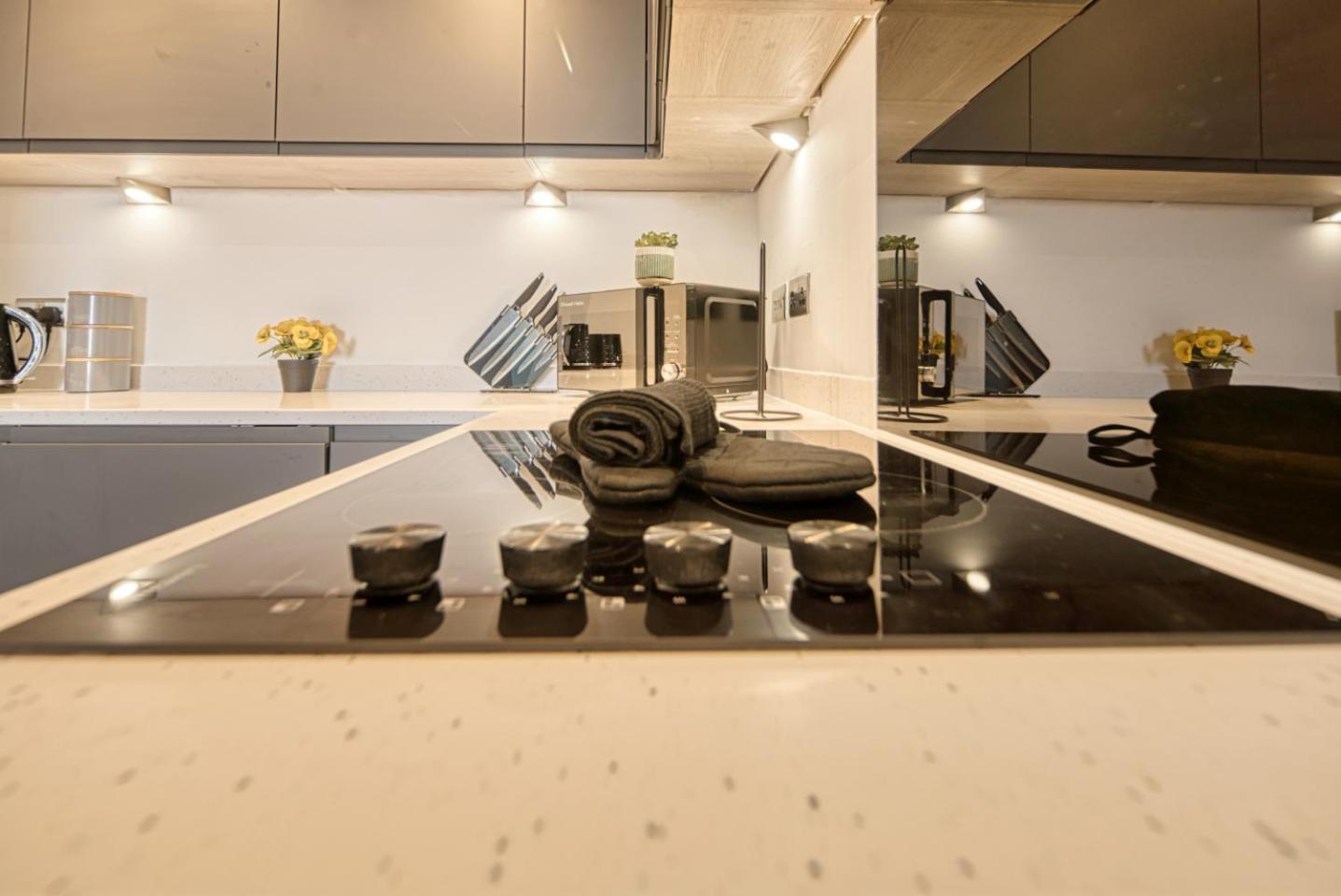 The Ultimate Escape Great View - Sleeps 6 Apartment *