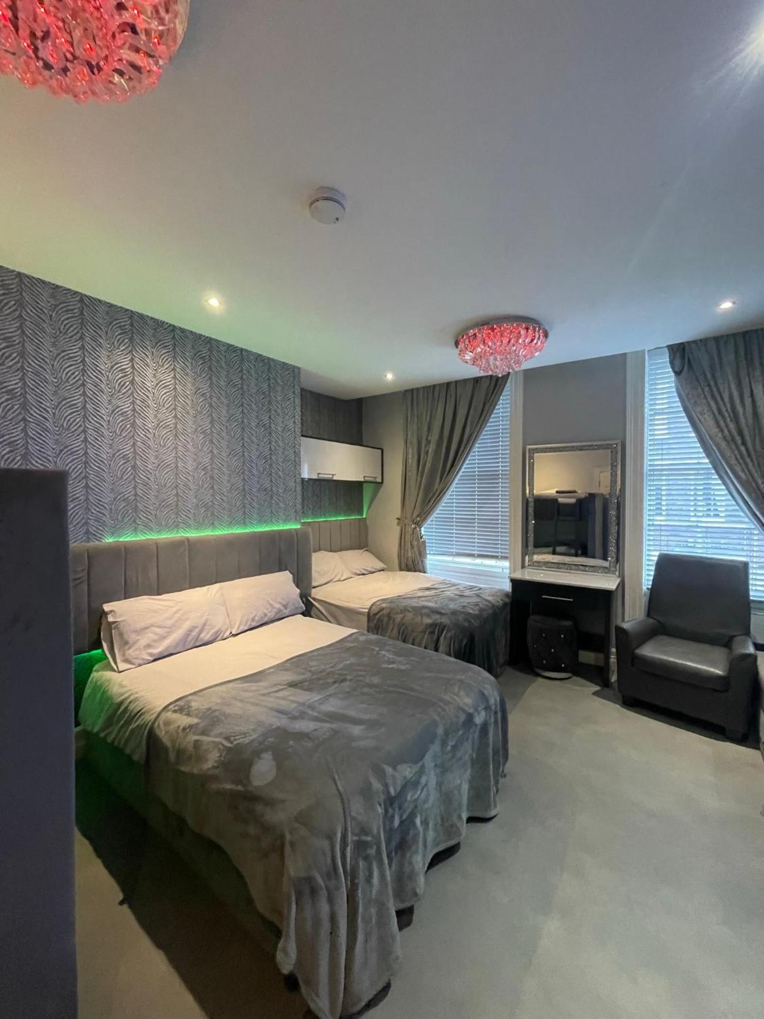 19 Rodney Street Apartment *