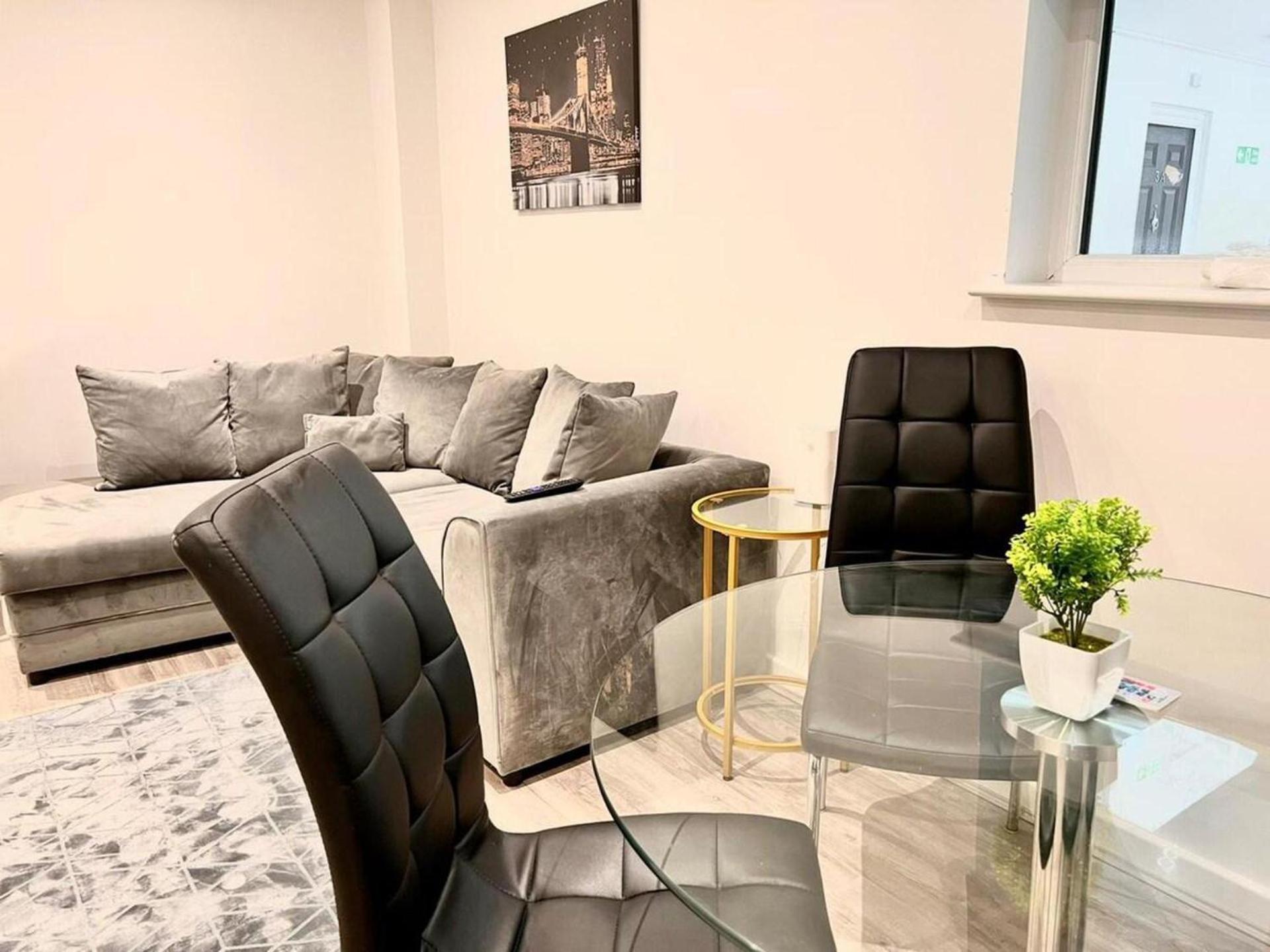 Apartment Impeccable 2-bed Apartment-en-suite *