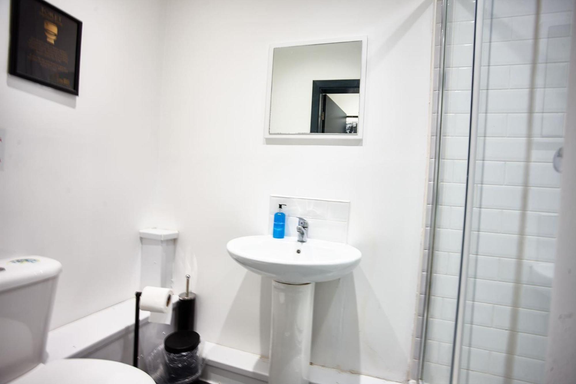 Harrison 6 Beds * Liverpool