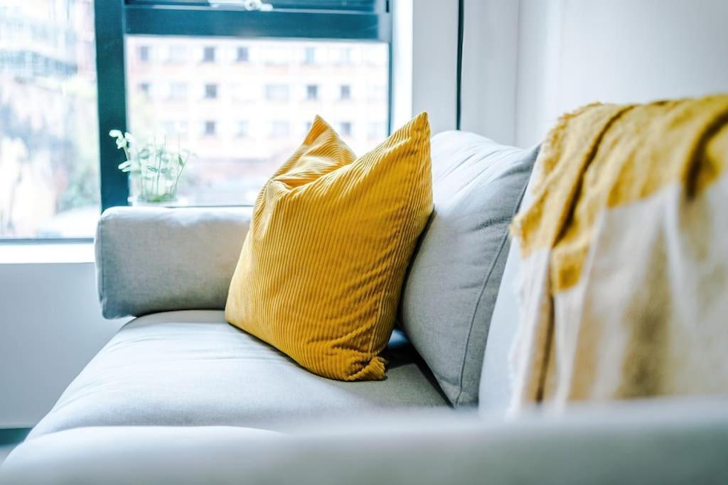 Apartment Stunning Duplex In Liverpool, Available For Long Term *