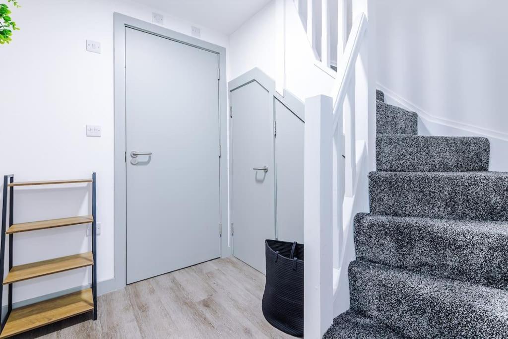 Stunning Duplex In Liverpool, Available For Long Term Apartment Liverpool