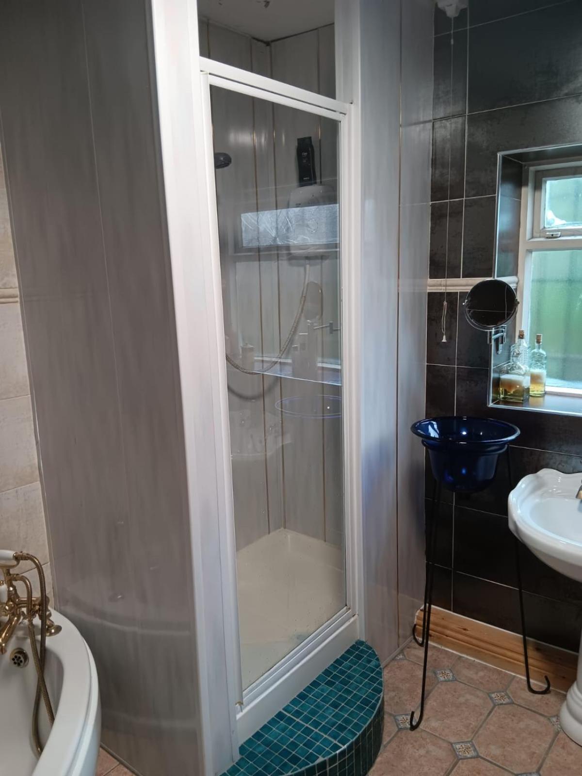 2 Hampstead * Liverpool