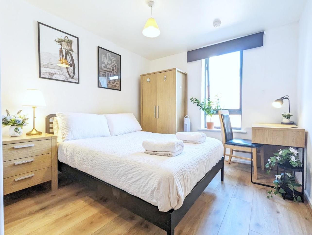 2-bedroom Apt Near Key Attractions Free Parking *