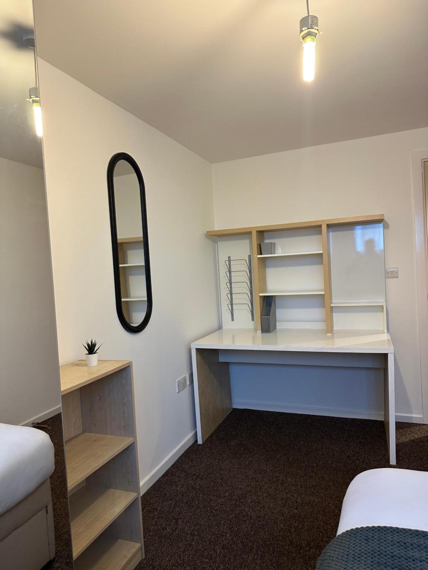 Centre 2 Bed 2 Bath With En-suite Apartment Liverpool