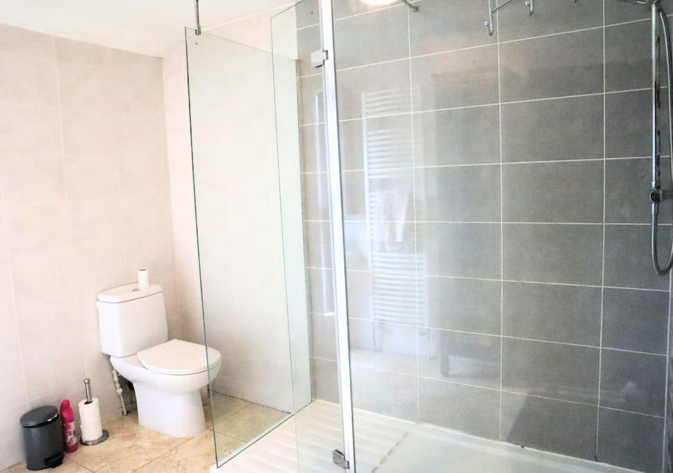 New 6-Bed House Close To Anfield Stadium & City *
