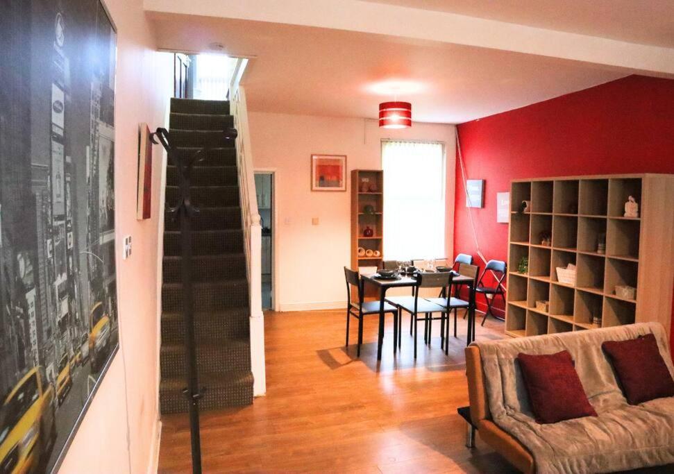 Holiday home New 6-Bed House Close To Anfield Stadium & City Liverpool