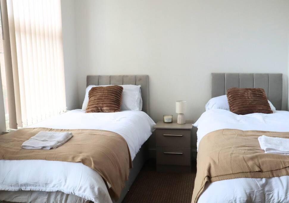 New 6-Bed House Close To Anfield Stadium & City Liverpool