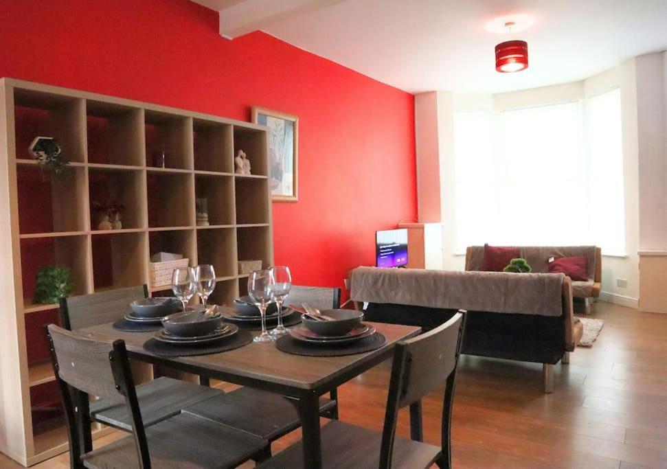 New 6-Bed House Close To Anfield Stadium & City Liverpool