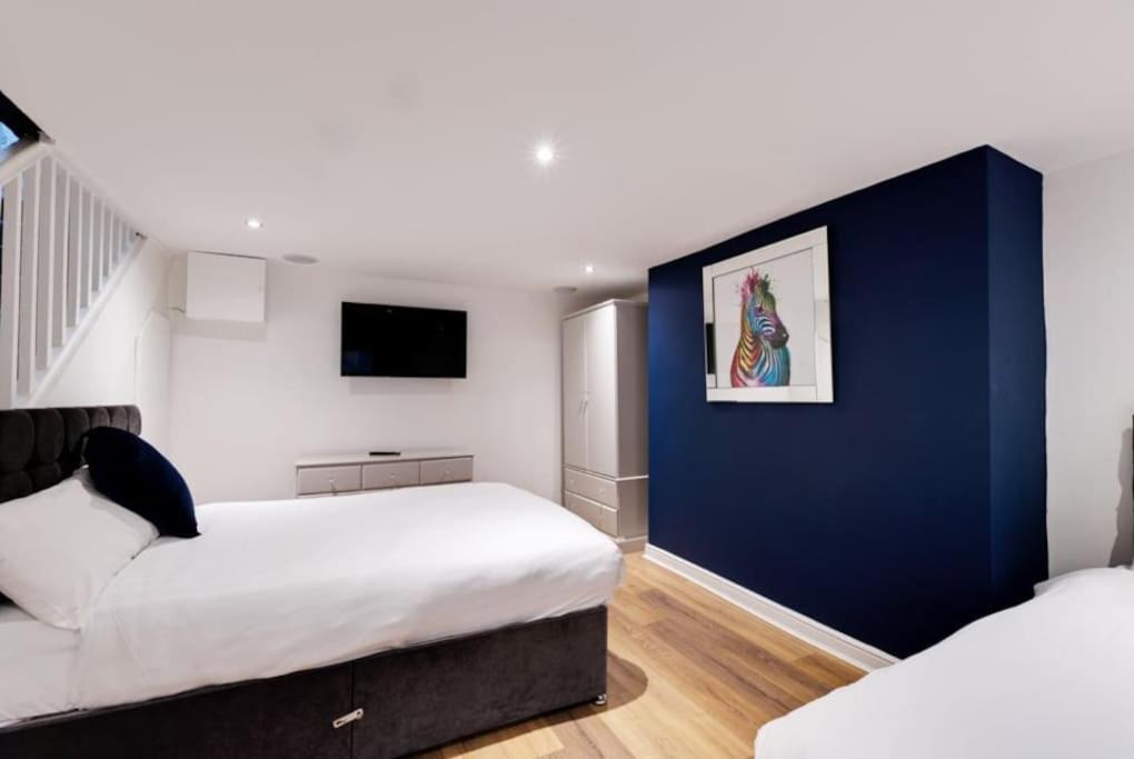 9 Rodney Townhouse *