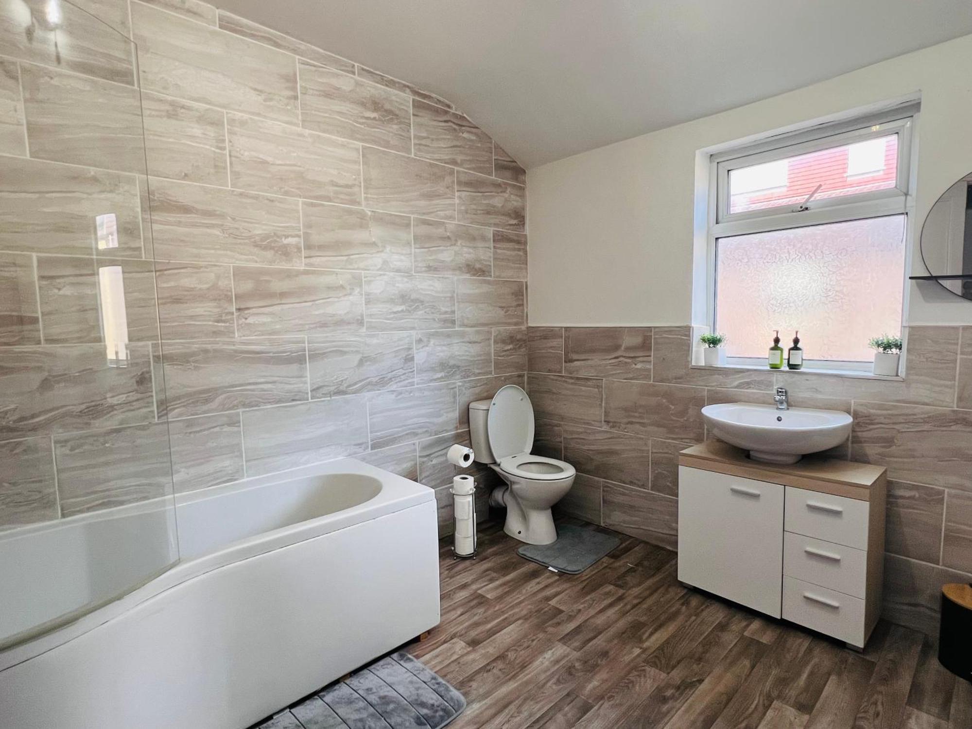 3-bed Stylish Apartment