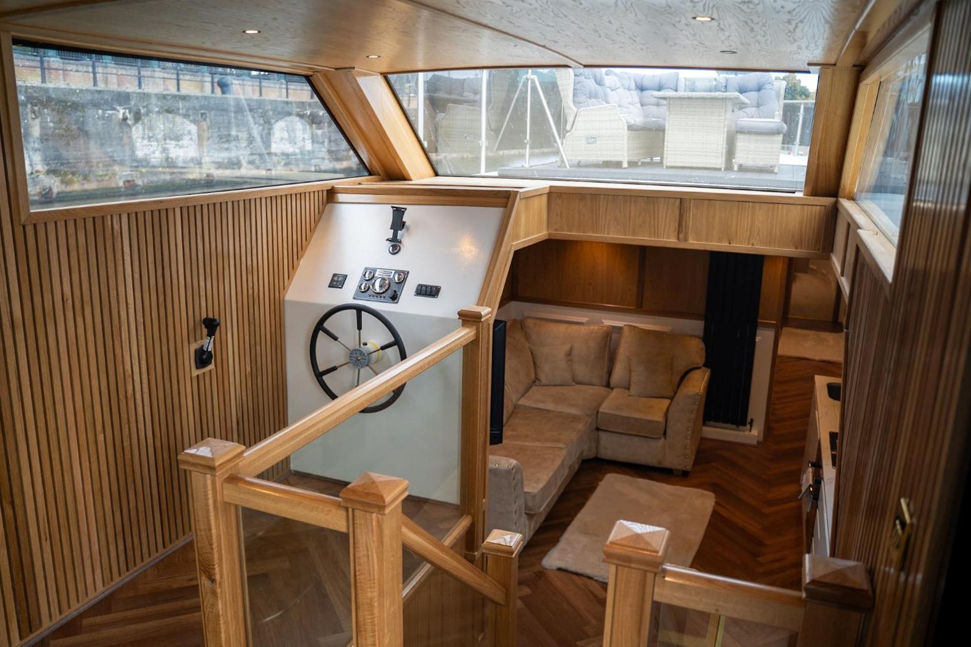 Botel Lady Petra 2 Bedroom Luxury Barge *