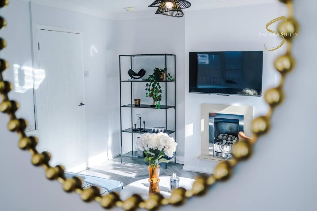 Stylish 3bed - Centre - Parking - Sleep 5 *