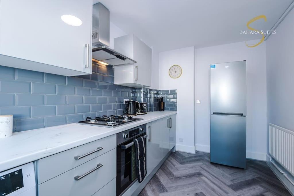 Holiday home Stylish 3bed - Centre - Parking - Sleep 5