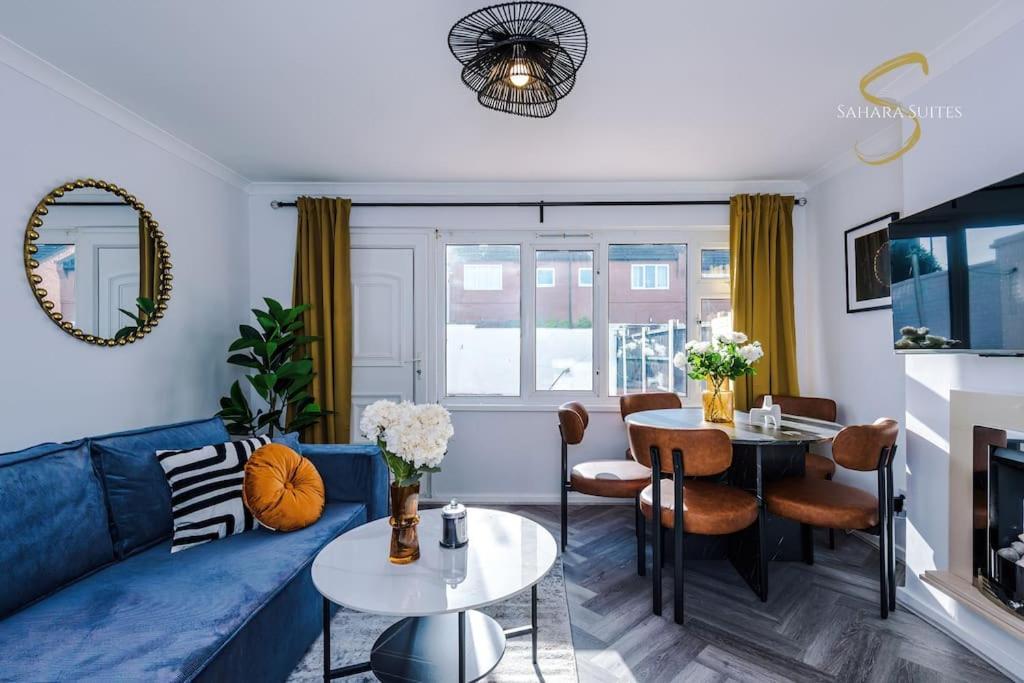Stylish 3bed - Centre - Parking - Sleep 5 Holiday home Liverpool