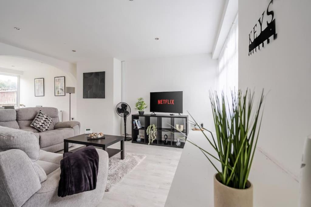 Holiday home Comfy 3 Bedroom - Merseyside