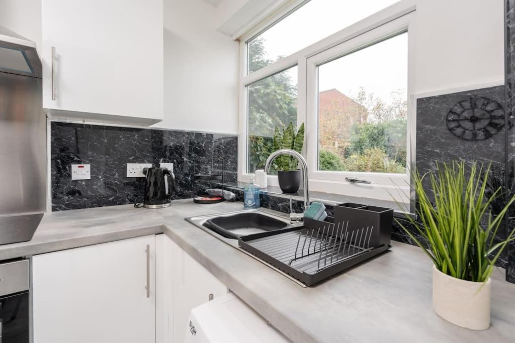 Comfy 3 Bedroom - Merseyside