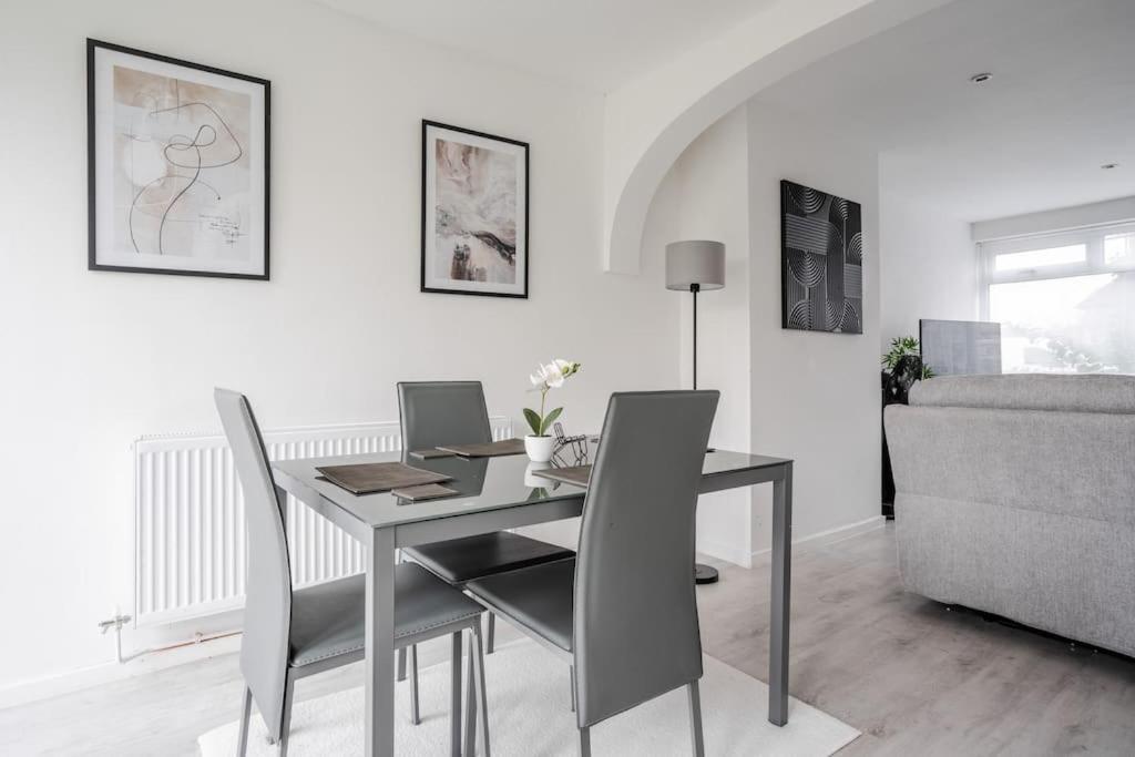 Comfy 3 Bedroom - Merseyside Holiday home Liverpool