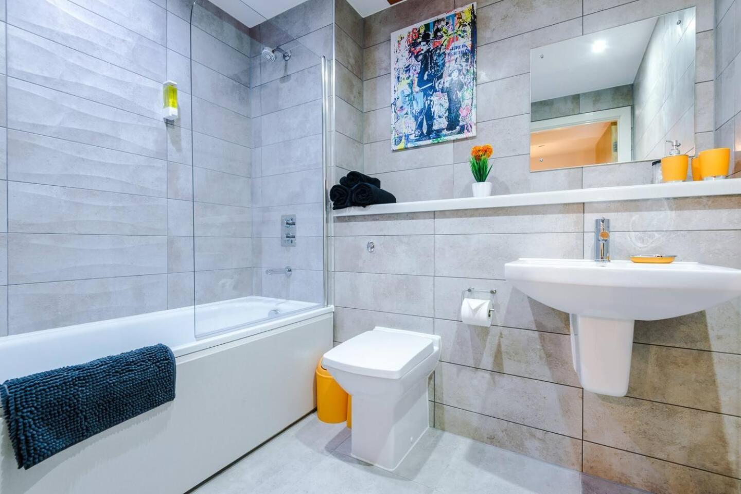 Holiday home High Reviewed 1-bed With Parking Location