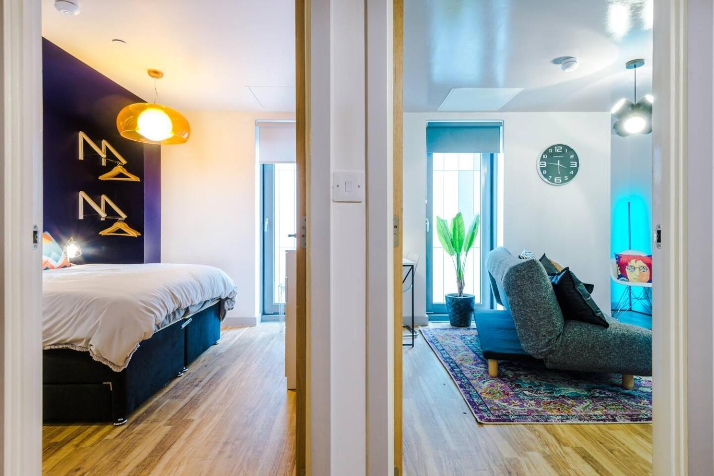 Holiday home High Reviewed 1-bed With Parking Location Liverpool