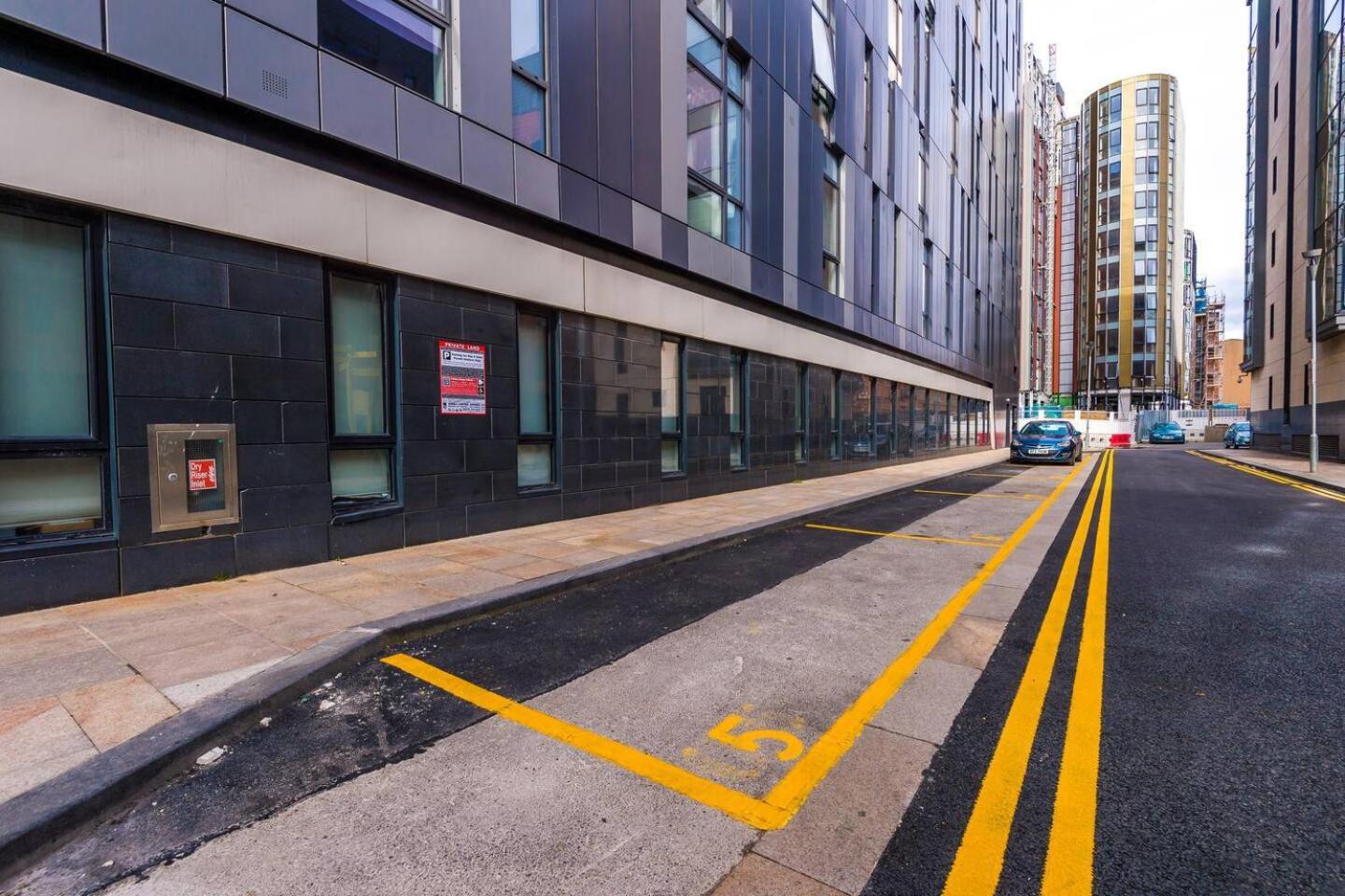 High Reviewed 1-bed With Parking Location * Liverpool