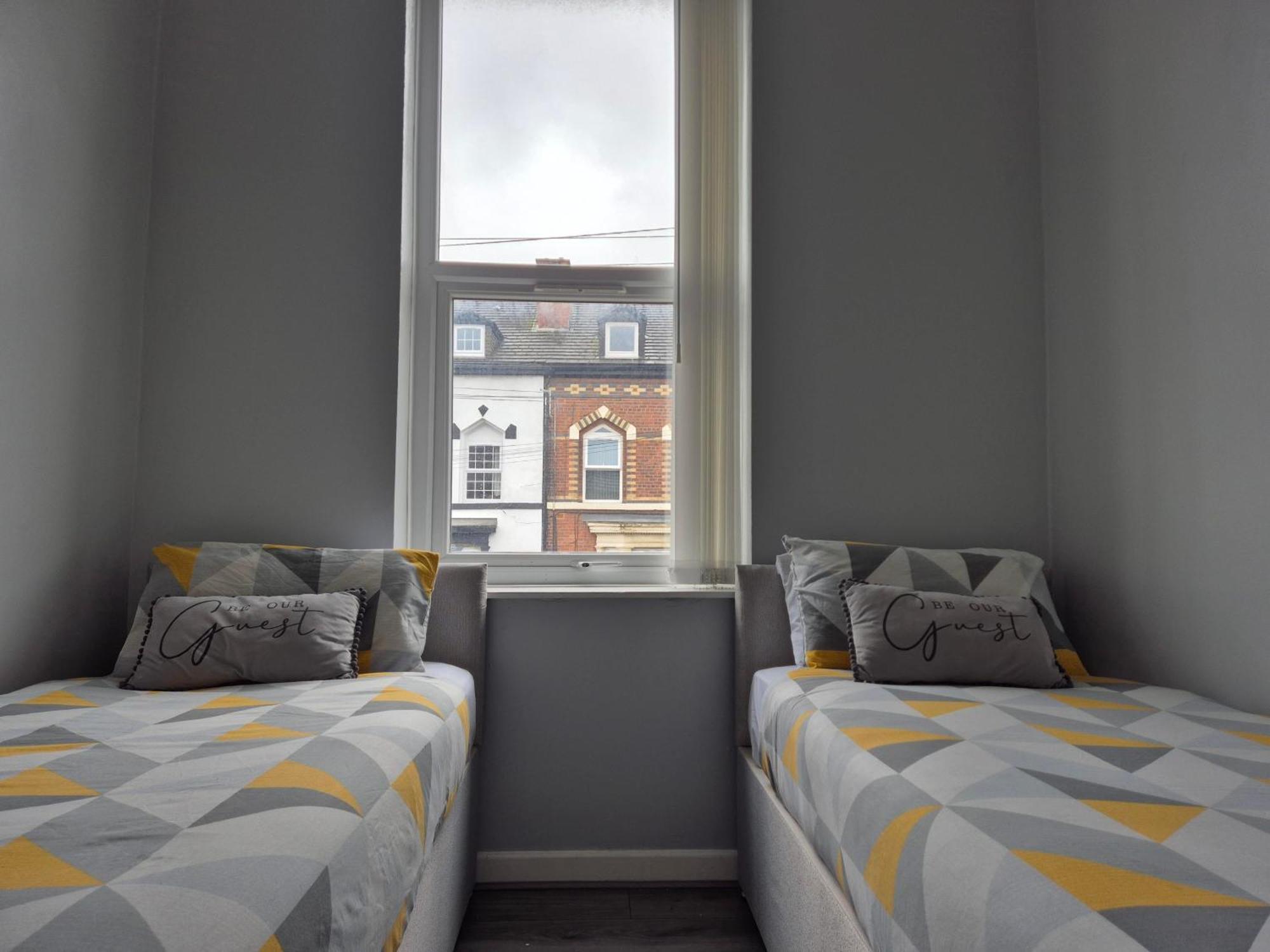 House Next To Anfield Stadium, Goodison Park Homestay *