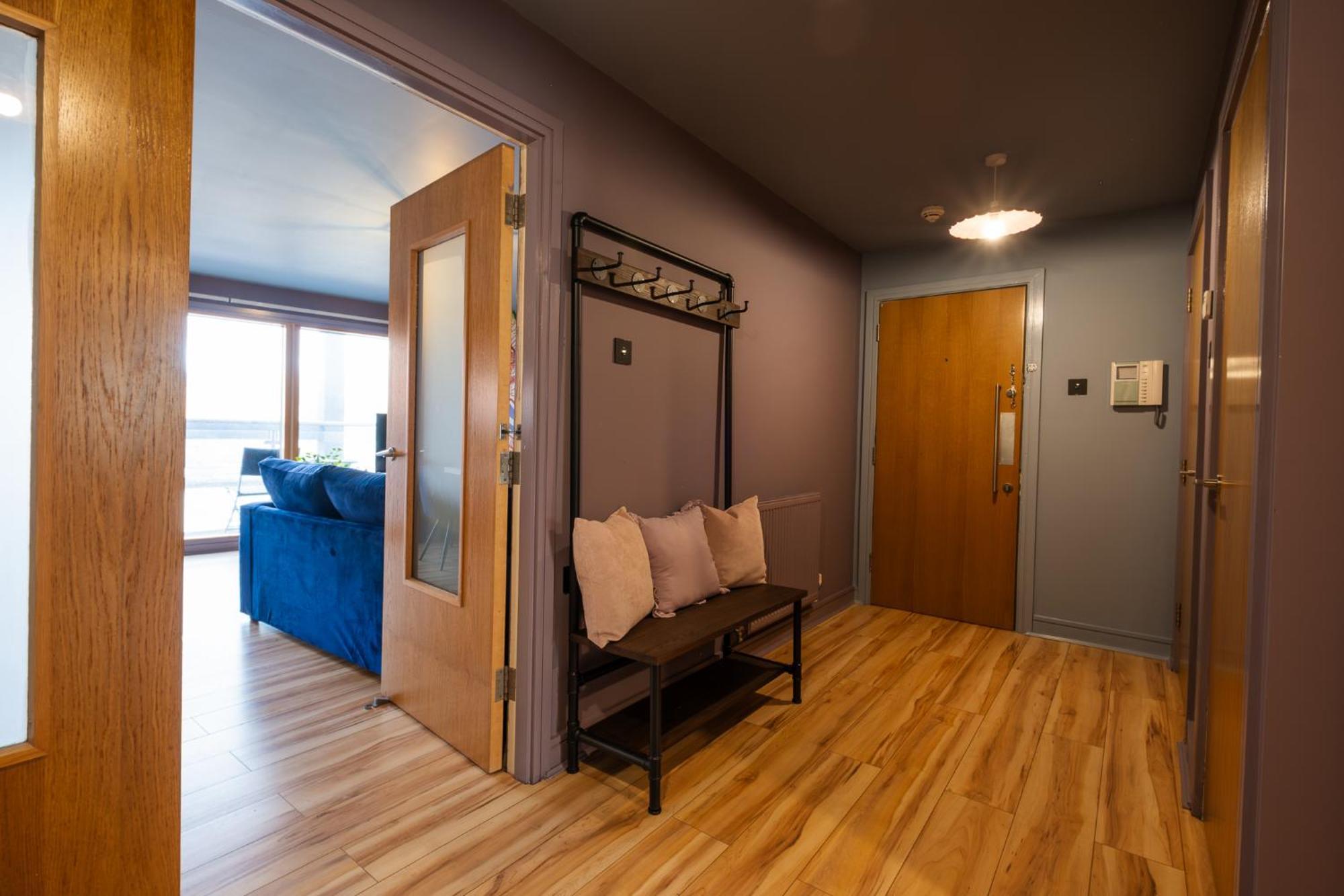 Centre Two Bedroom In The Heart Of Apartment