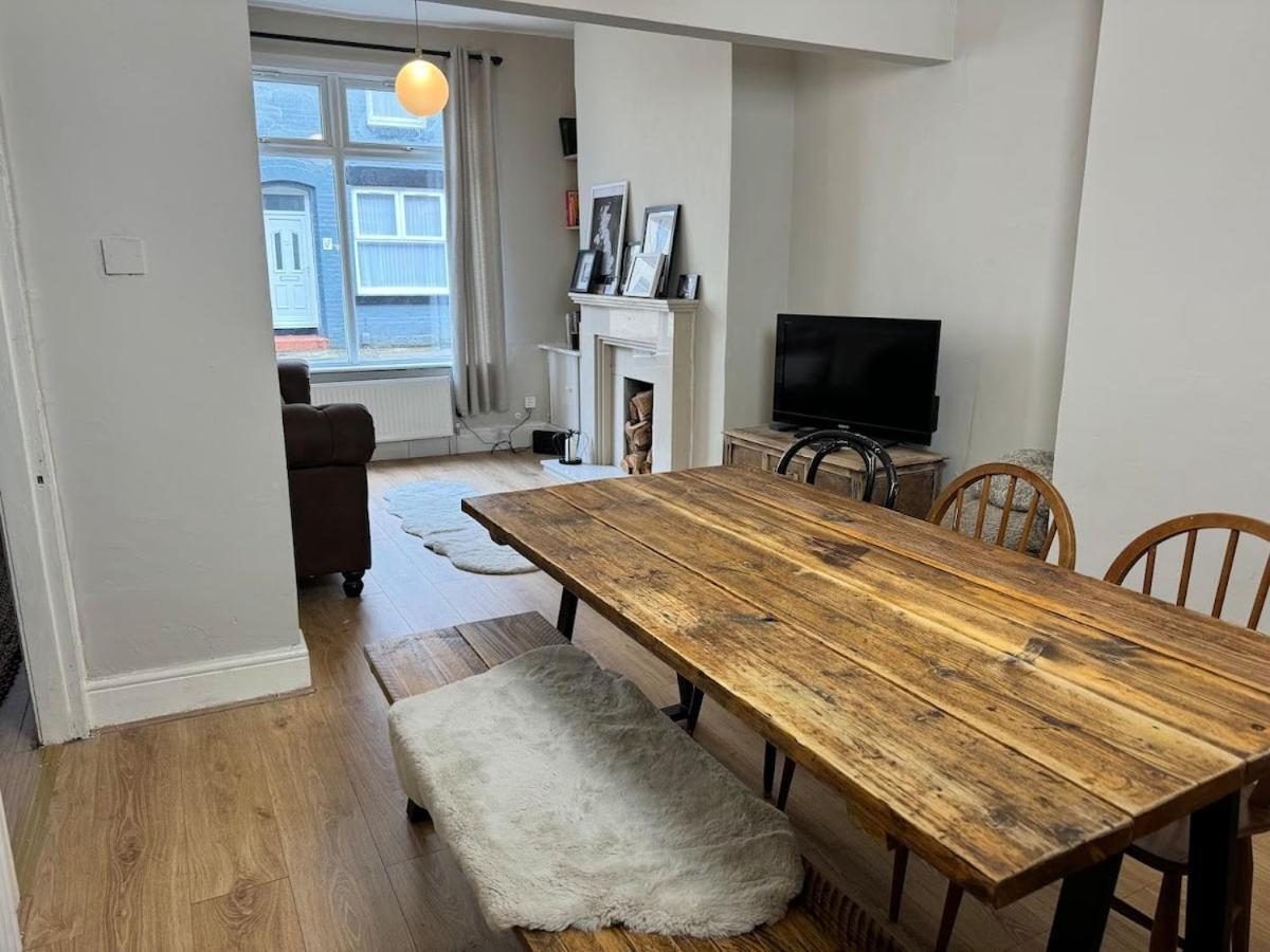 1 Min To Everton Fc Free Parking, Chic Apartment *