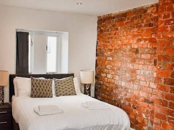 Castle Street 2 Bedroomed Next To The Ivy Apartment *