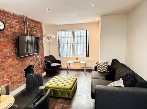 Castle Street 2 Bedroomed Next To The Ivy Apartment *