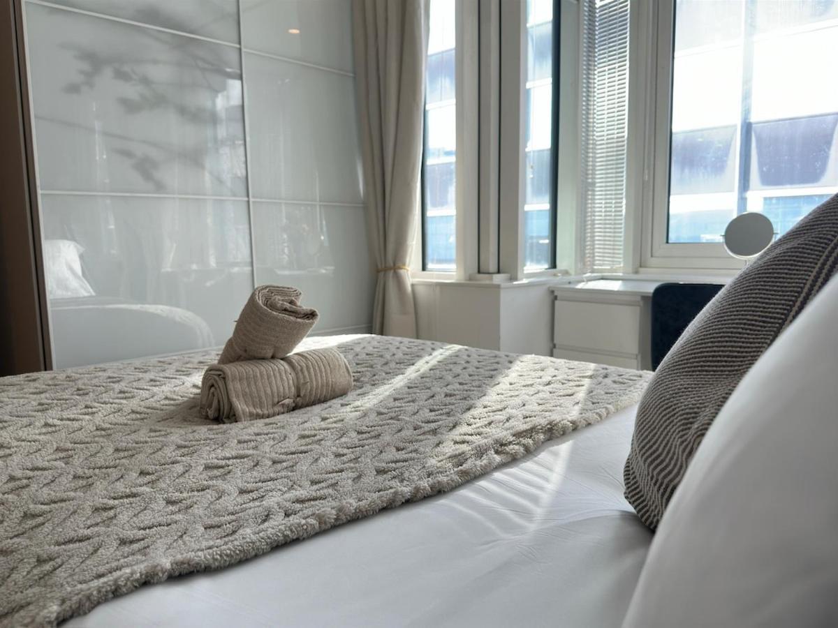 Apartment Balcony 60 Inch Tv Penthouse Centre With Views *
