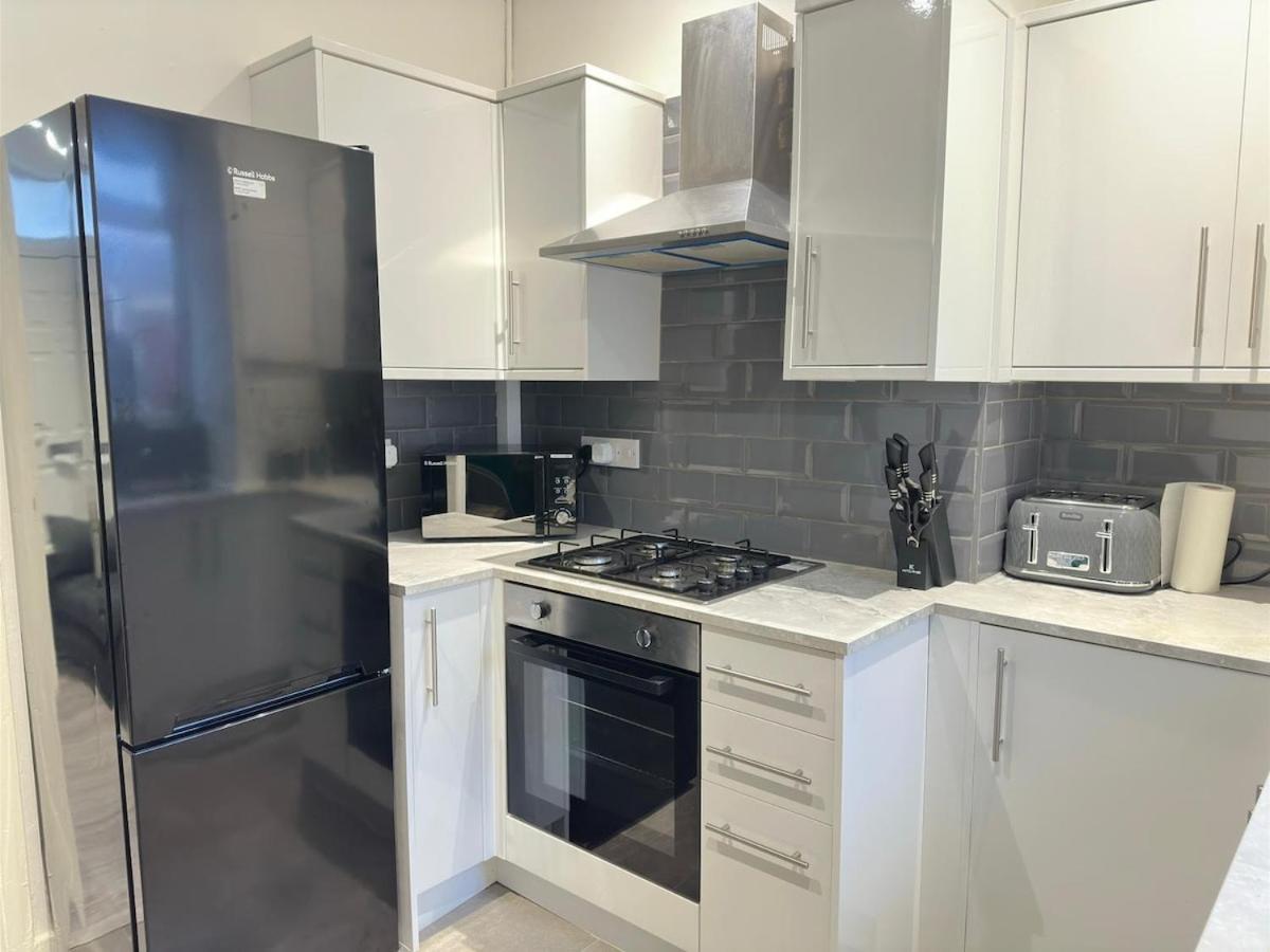 1 Min From Anfield Stadium 3 Car Parking Spots * Liverpool