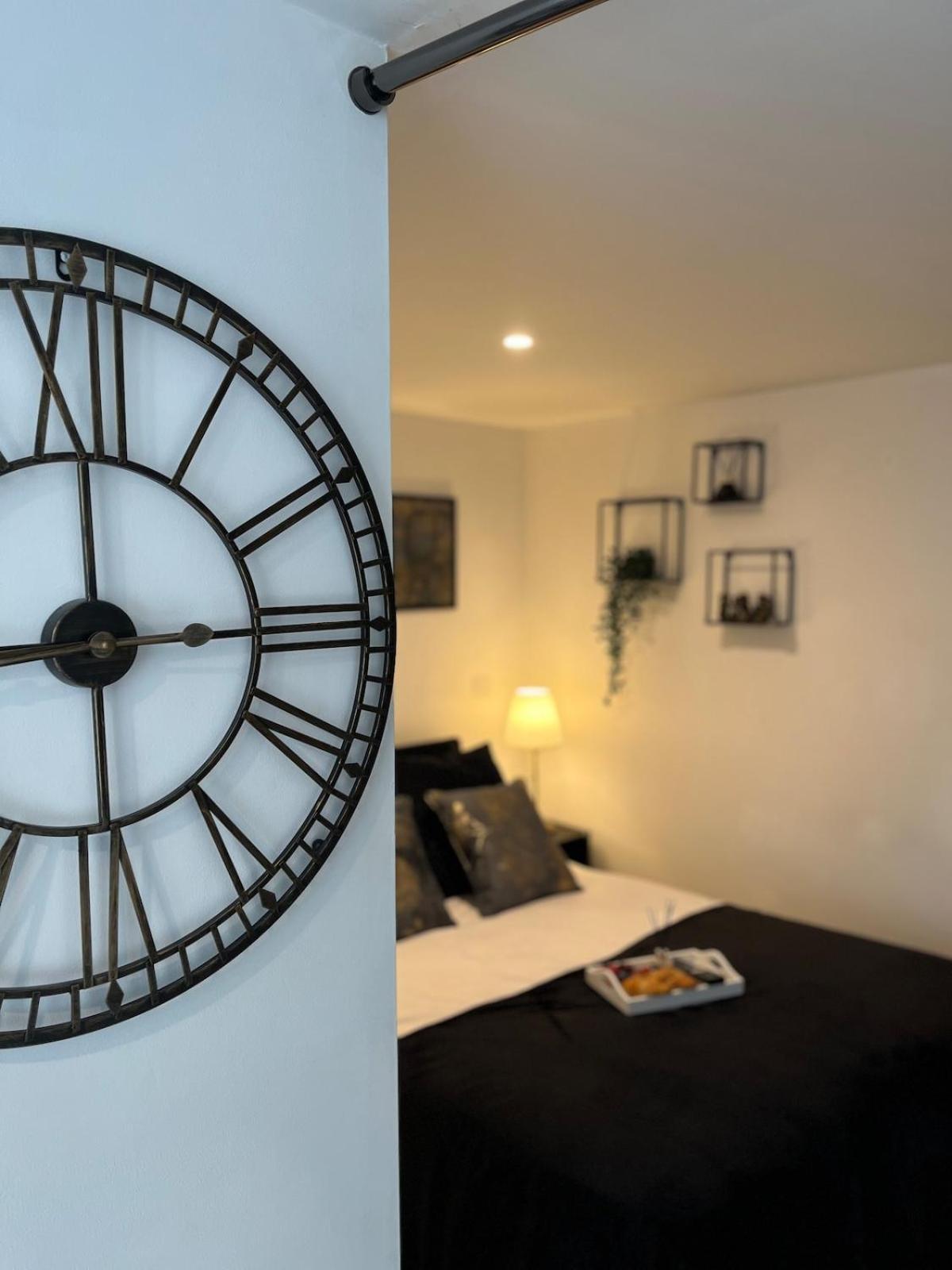L1 - 3 Guests - Luxury Liverpool