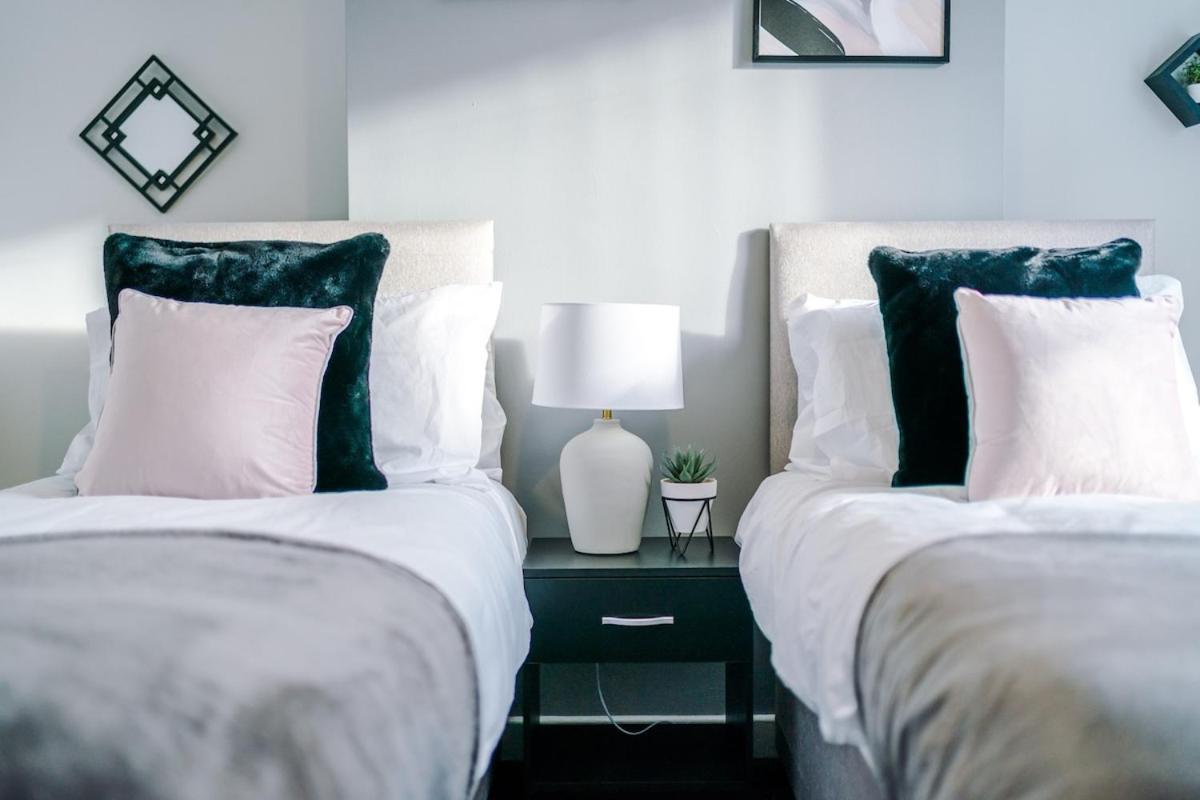 Holiday home Stylish Three Bedroom House In By Eason Stays, Ideal For For Weekend Getaways & Business Travellers - With Free Parking! Liverpool