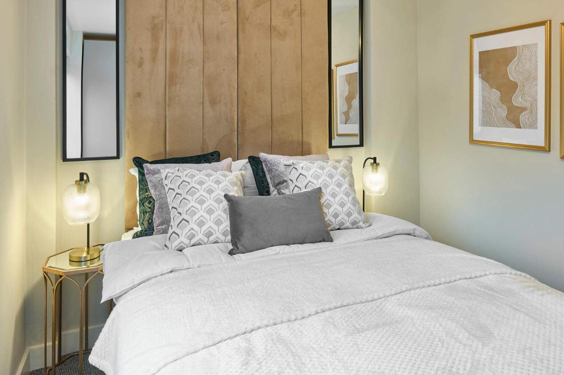 Host & - Chic Townhouse By The Docks