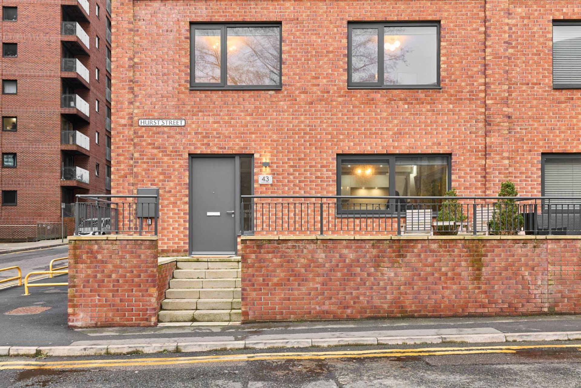 Host & - Chic Townhouse By The Docks Holiday home *